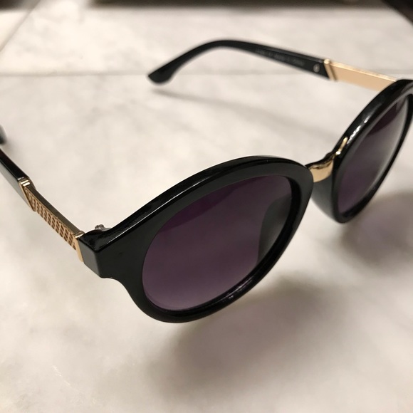 SUNGLASSES, $10 - Picture 2 of 6